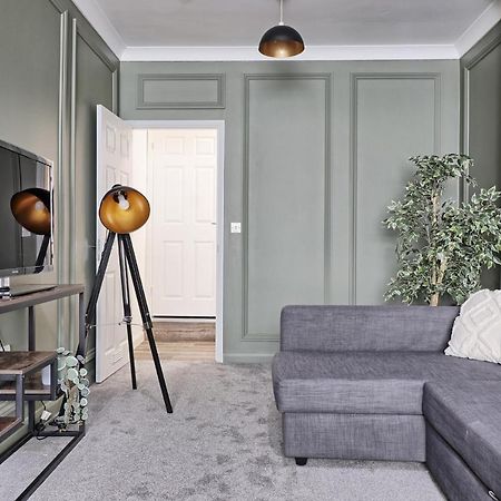 Stylish & Modern Apartment - Southend Stays Bagian luar foto