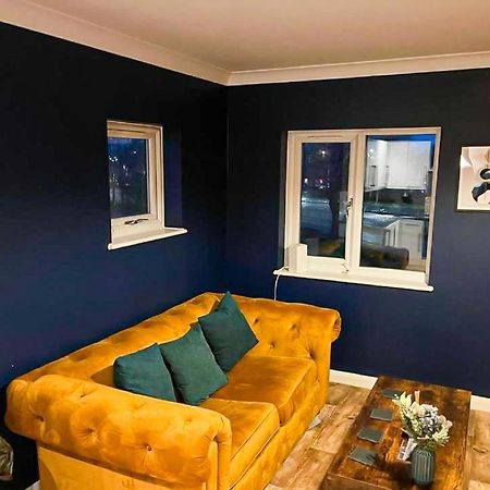 Stylish & Modern Apartment - Southend Stays Bagian luar foto